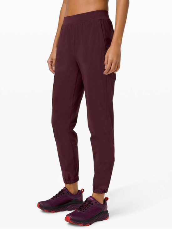 lululemon athletica Pants - Lululemon Adapted State Jogger Cassis Size 4 High Rise Tapered Athletic